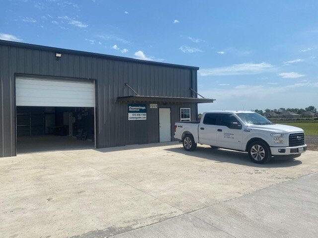 Exterior of the Cummings Electrical Waxahachie office
